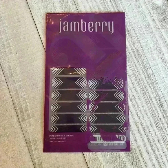 *Free With Bundle* Jamberry Nail Wraps Manicure Hand Polish Fingernail - Picture 1 of 2